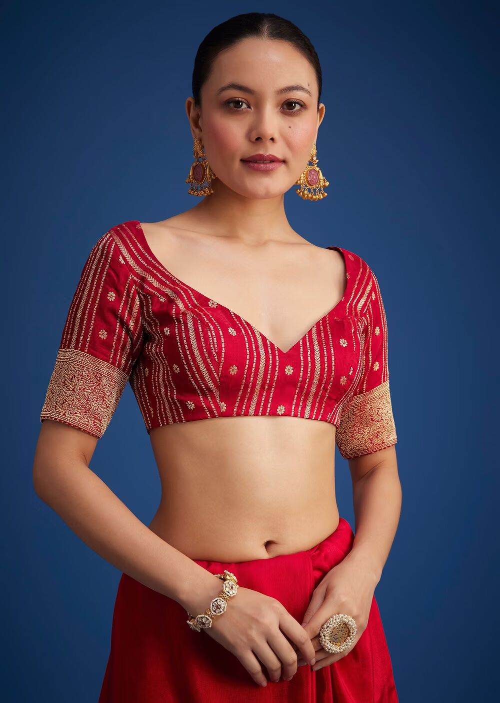 Red Dola Silk Saree With Zari Woven Border And Pallu